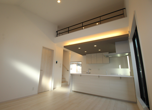 阿久和西新築③