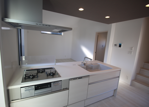 阿久和西新築④